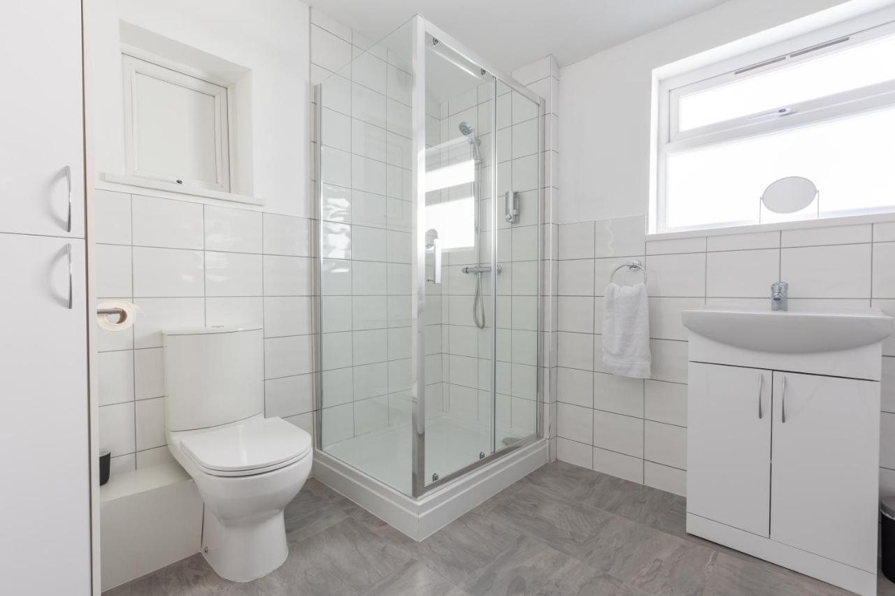 Platform Stadium Apartment With Parking Kingston upon Hull Ngoại thất bức ảnh