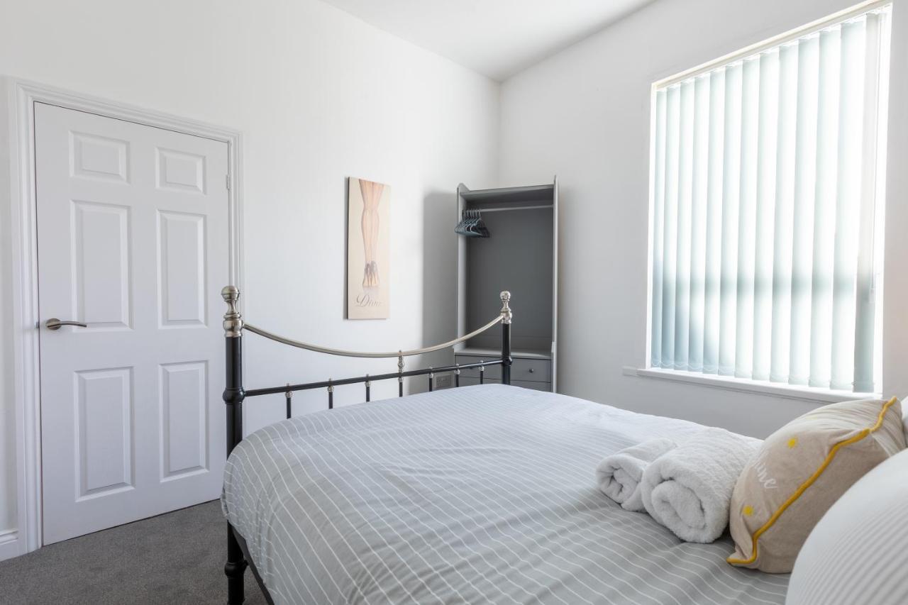 Platform Stadium Apartment With Parking Kingston upon Hull Ngoại thất bức ảnh