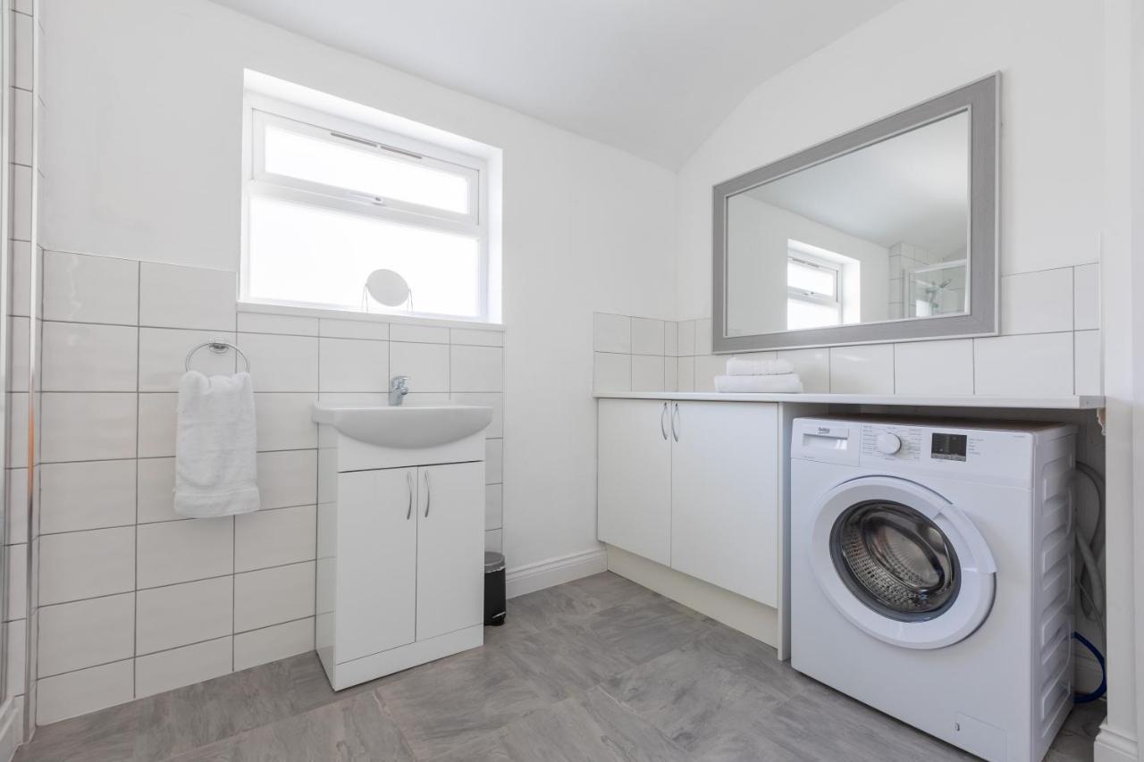Platform Stadium Apartment With Parking Kingston upon Hull Ngoại thất bức ảnh